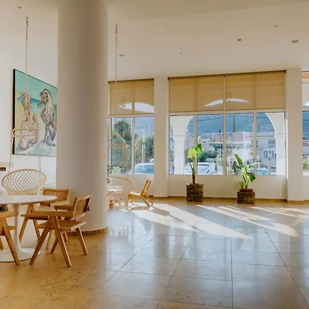 Blue Bay فندق Nea Iraklitsa