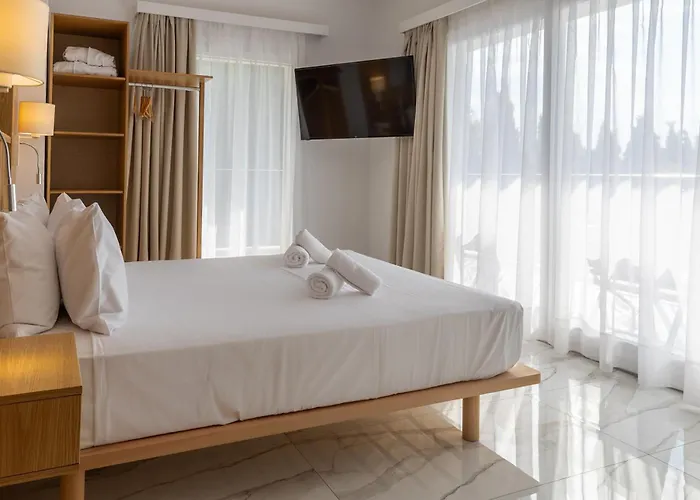 Blue Bay Nea Iraklitsa